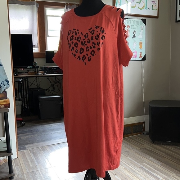 TORRID rust leopard heart slashed raglan sleeves tshirt dress - Picture 4 of 7